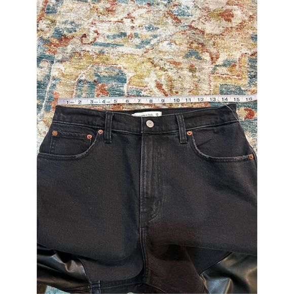 Abercrombie & Fitch NWT 90s Straight High Rise Jeans Faux Leather sz 29 / 8S - Picture 9 of 9